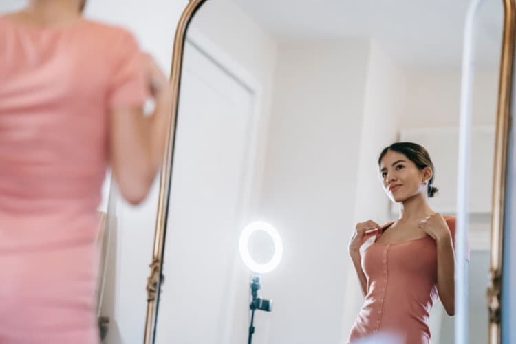 Body Dysmorphia vs. Body Dysphoria: What's the Difference?